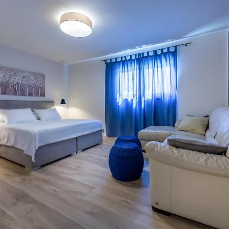 Luxury The View In - For 12 People With Incredible Sea View & Wellness Villa *