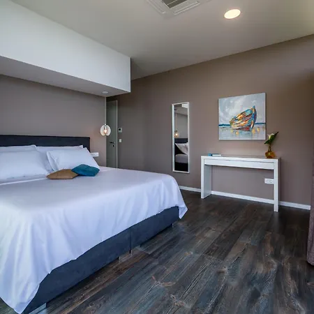 Luxury The View In - For 12 People With Incredible Sea View & Wellness Vila *