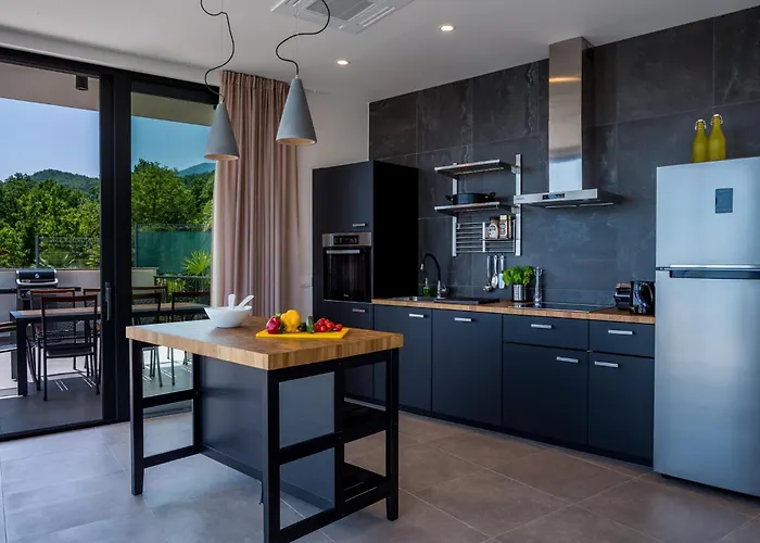 Luxury The View In - For 12 People With Incredible Sea View & Wellness *