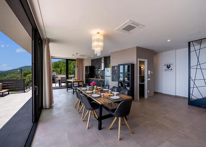 Luxury The View In - For 12 People With Incredible Sea View & Wellness *