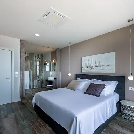 Luxury The View In - For 12 People With Incredible Sea View & Wellness * 奥帕提亚