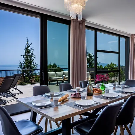 Luxury The View In - For 12 People With Incredible Sea View & Wellness * 奥帕提亚